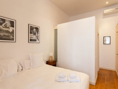 3-bedroom designer apartment with terrace, Barcelona