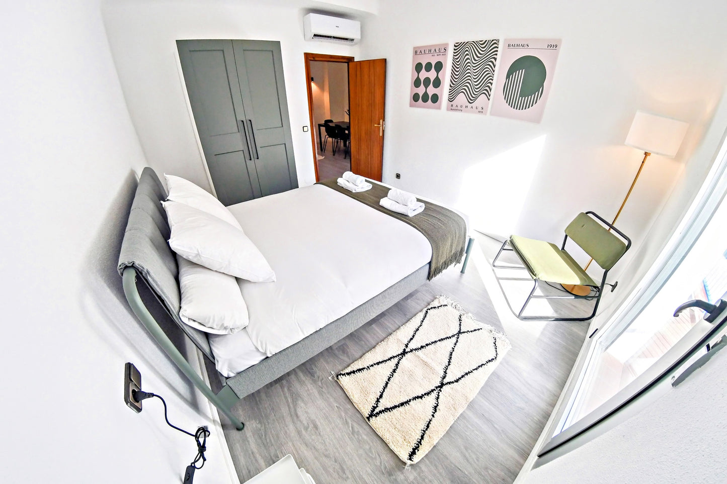 Elegante y contemporáneo con terraza y balcón, Madrid