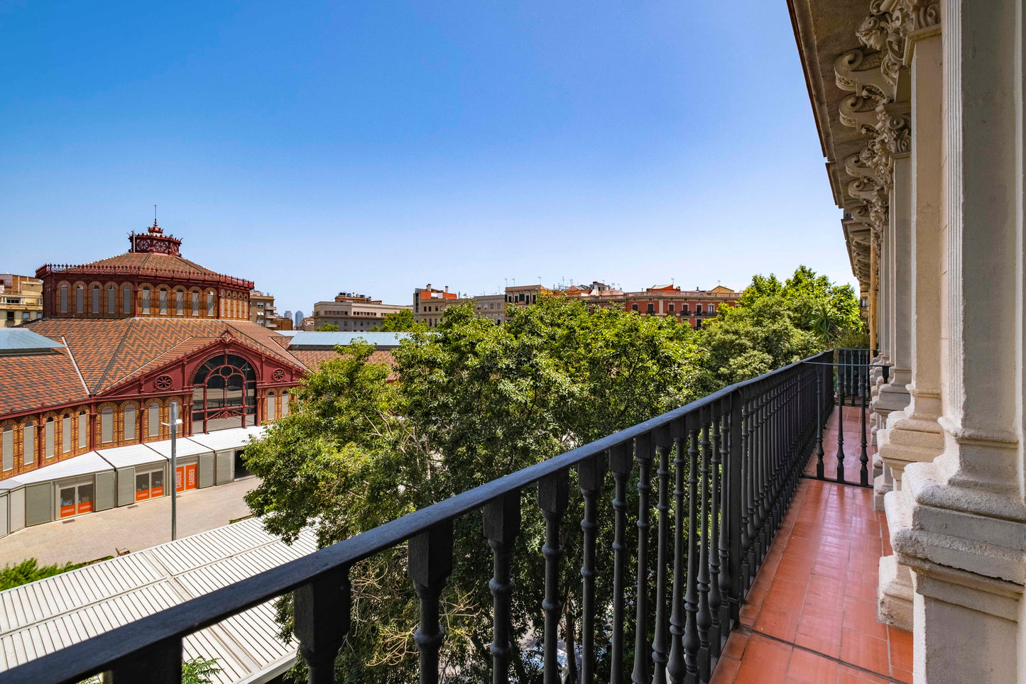 Newly renovated apartment, bright, trendy neighborhood, Barcelona