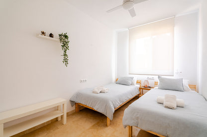 Dúplex actual con vista al mar, piscina y parking, Calpe