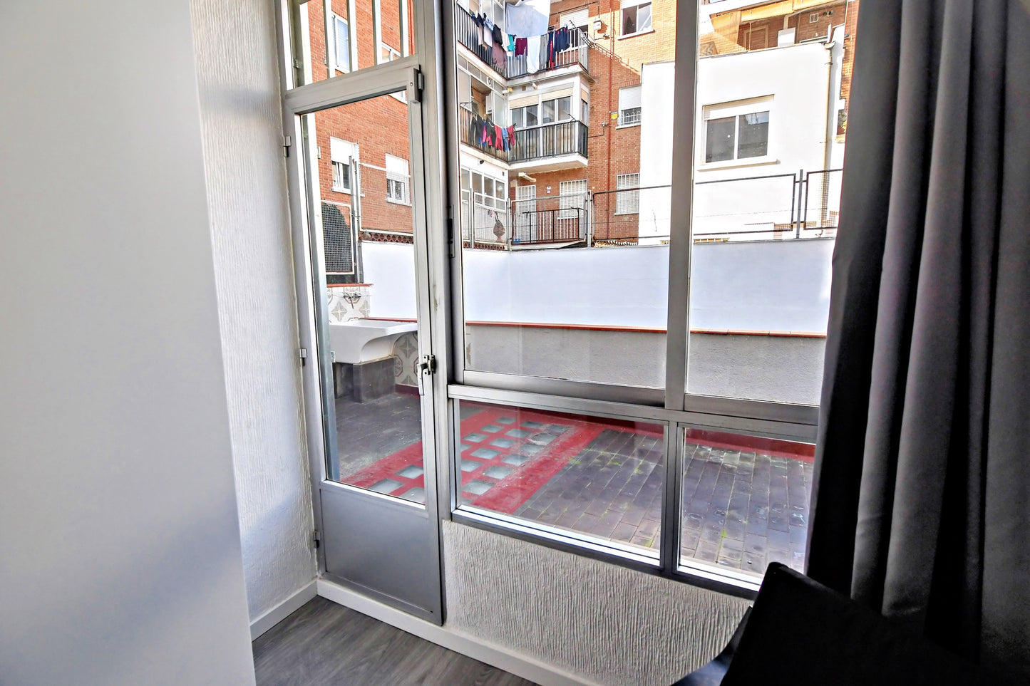 Elegante y contemporáneo con terraza y balcón, Madrid