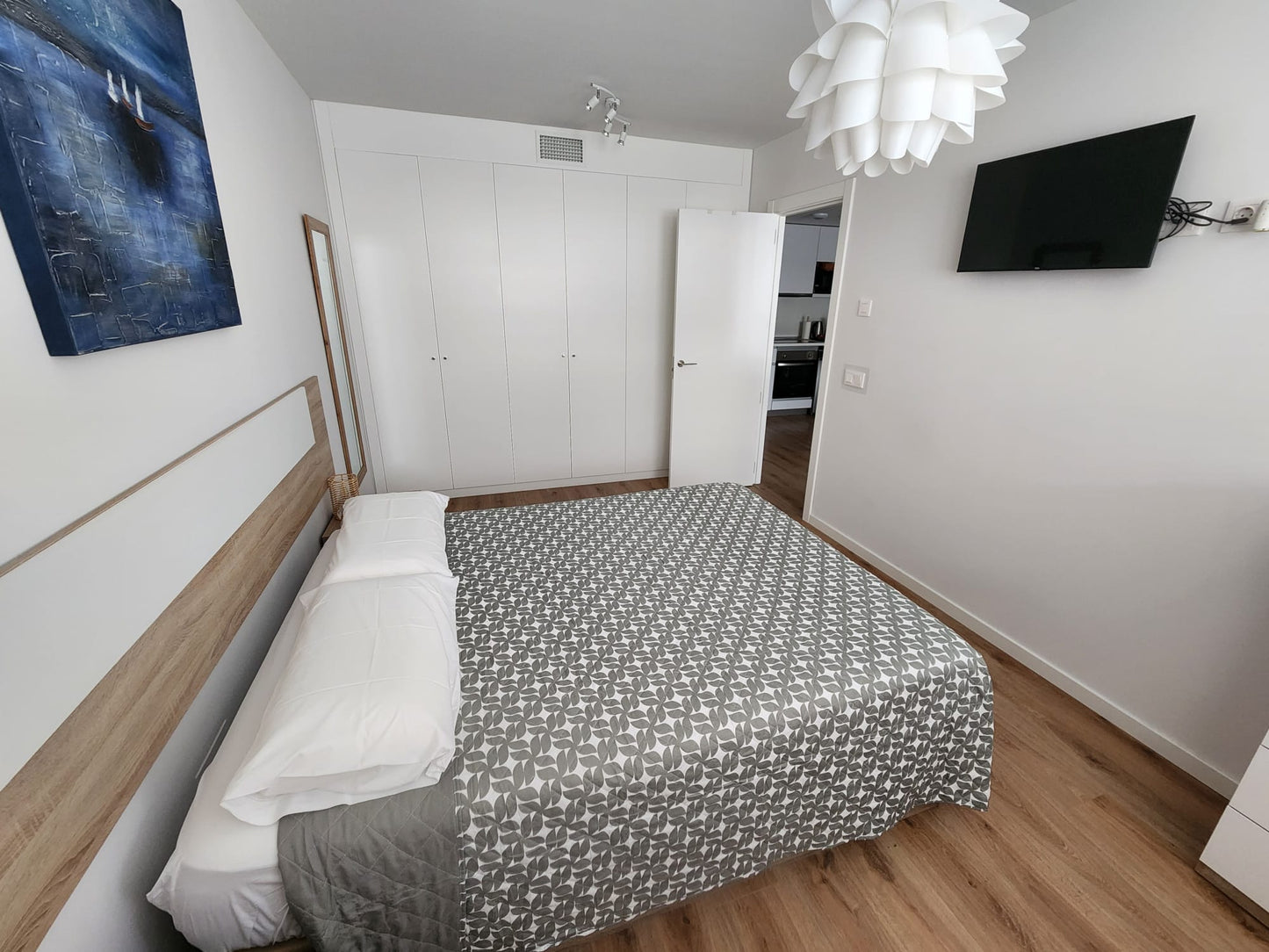 Estupendo apartamento nuevo y bien ubicado,  Madrid