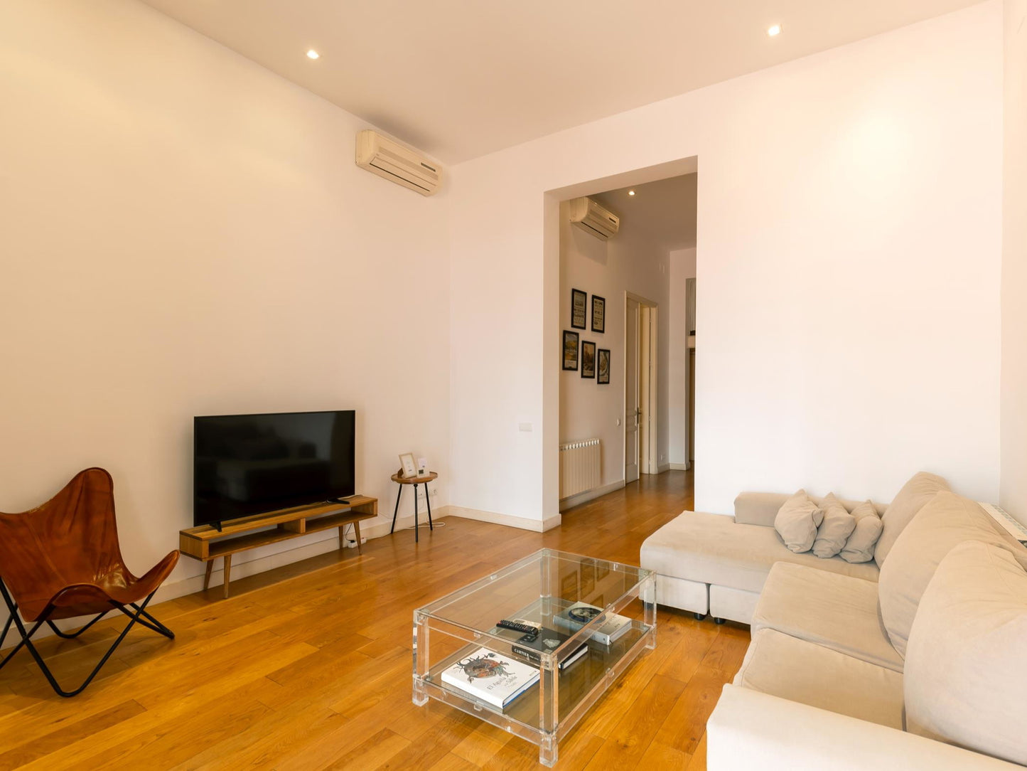 3-bedroom designer apartment with terrace, Barcelona