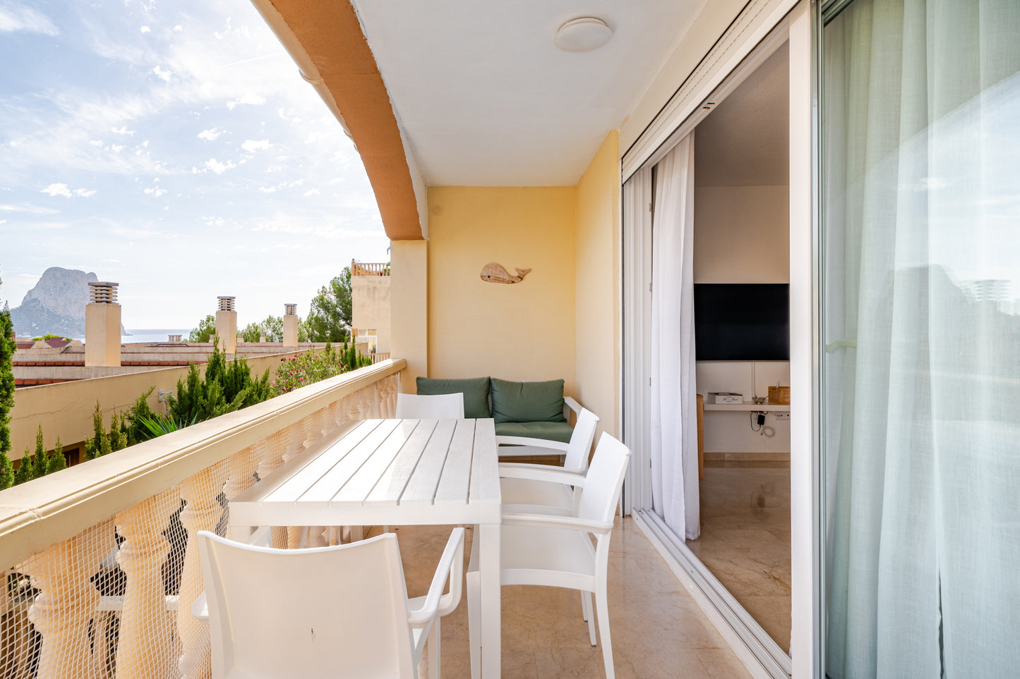 Dúplex actual con vista al mar, piscina y parking, Calpe