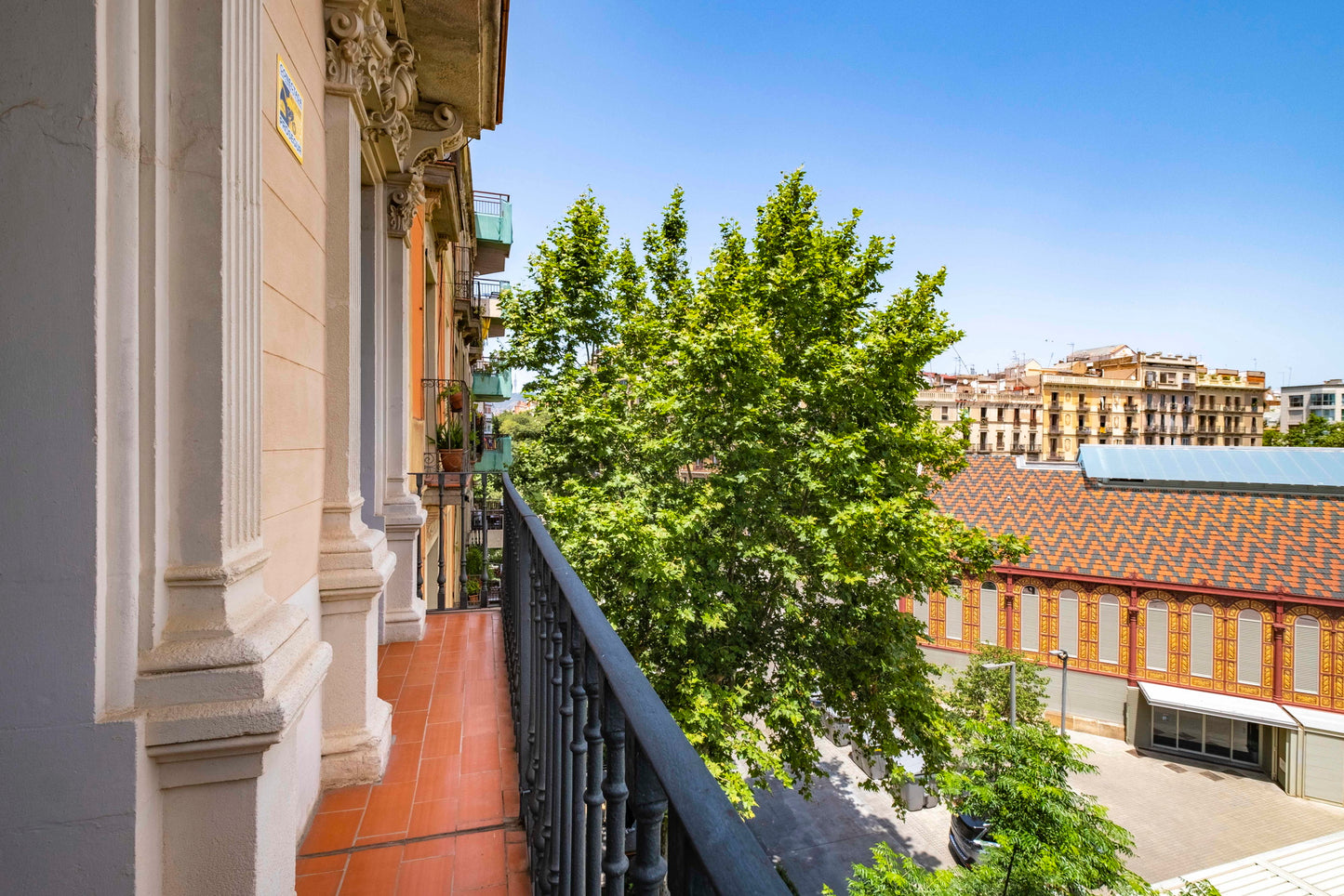 Newly renovated apartment, bright, trendy neighborhood, Barcelona