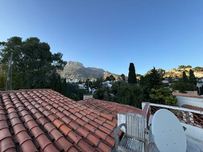 House with garden and terrace near the Port of Calpe