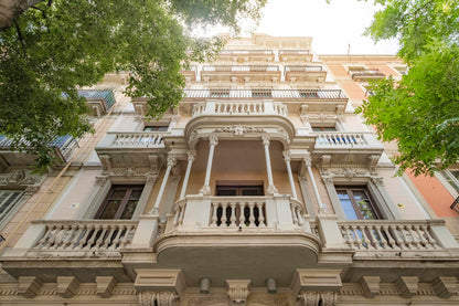 Newly renovated apartment, bright, trendy neighborhood, Barcelona