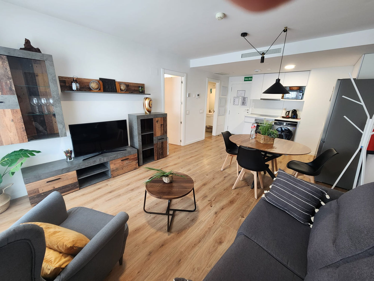 Estupendo apartamento nuevo y bien ubicado,  Madrid