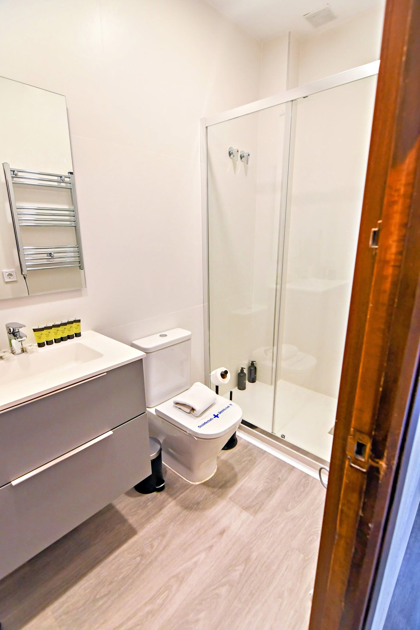 Elegante y contemporáneo con terraza y balcón, Madrid