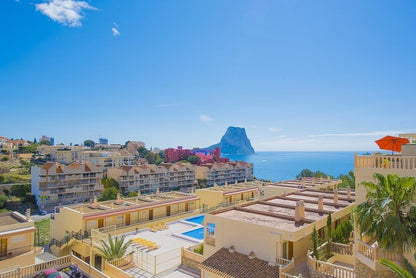 Dúplex actual con vista al mar, piscina y parking, Calpe