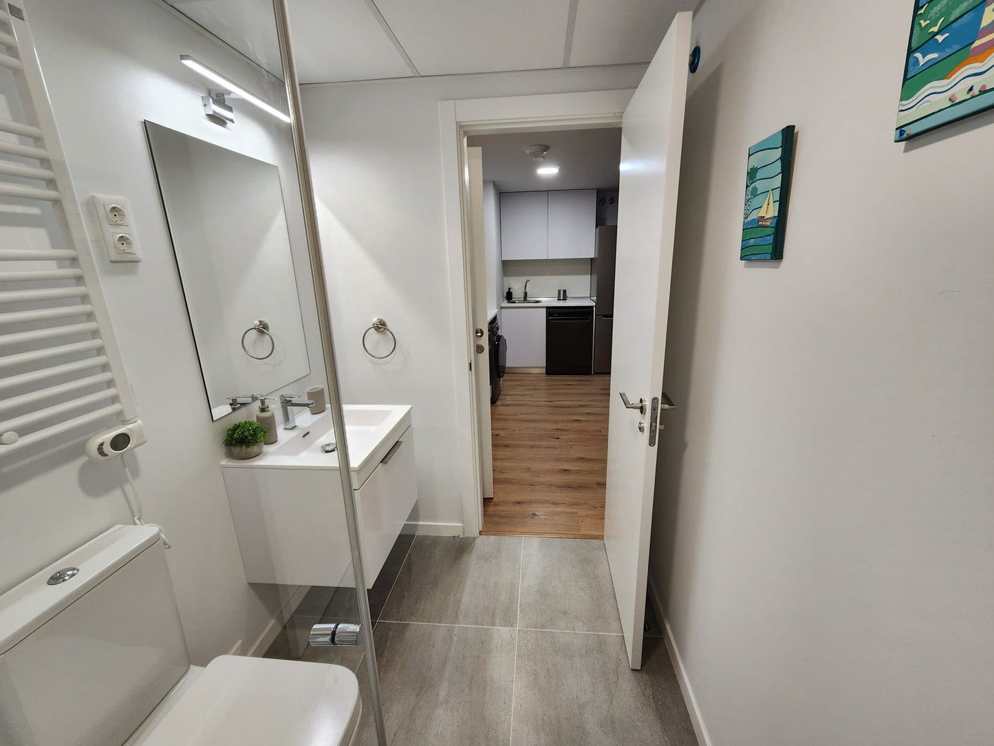 Estupendo apartamento nuevo y bien ubicado,  Madrid