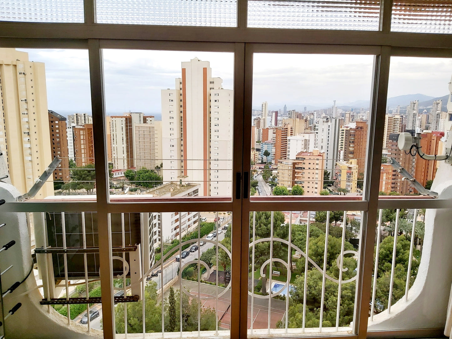 Apartment with sea view, garden, swimming pool, Benidorm