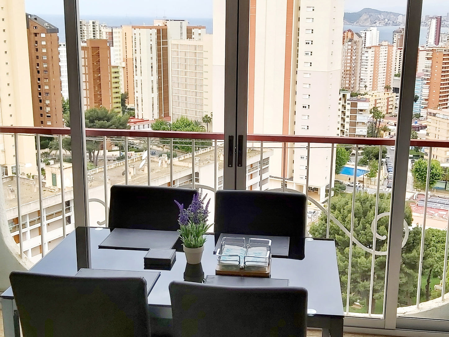 Apartment with sea view, garden, swimming pool, Benidorm