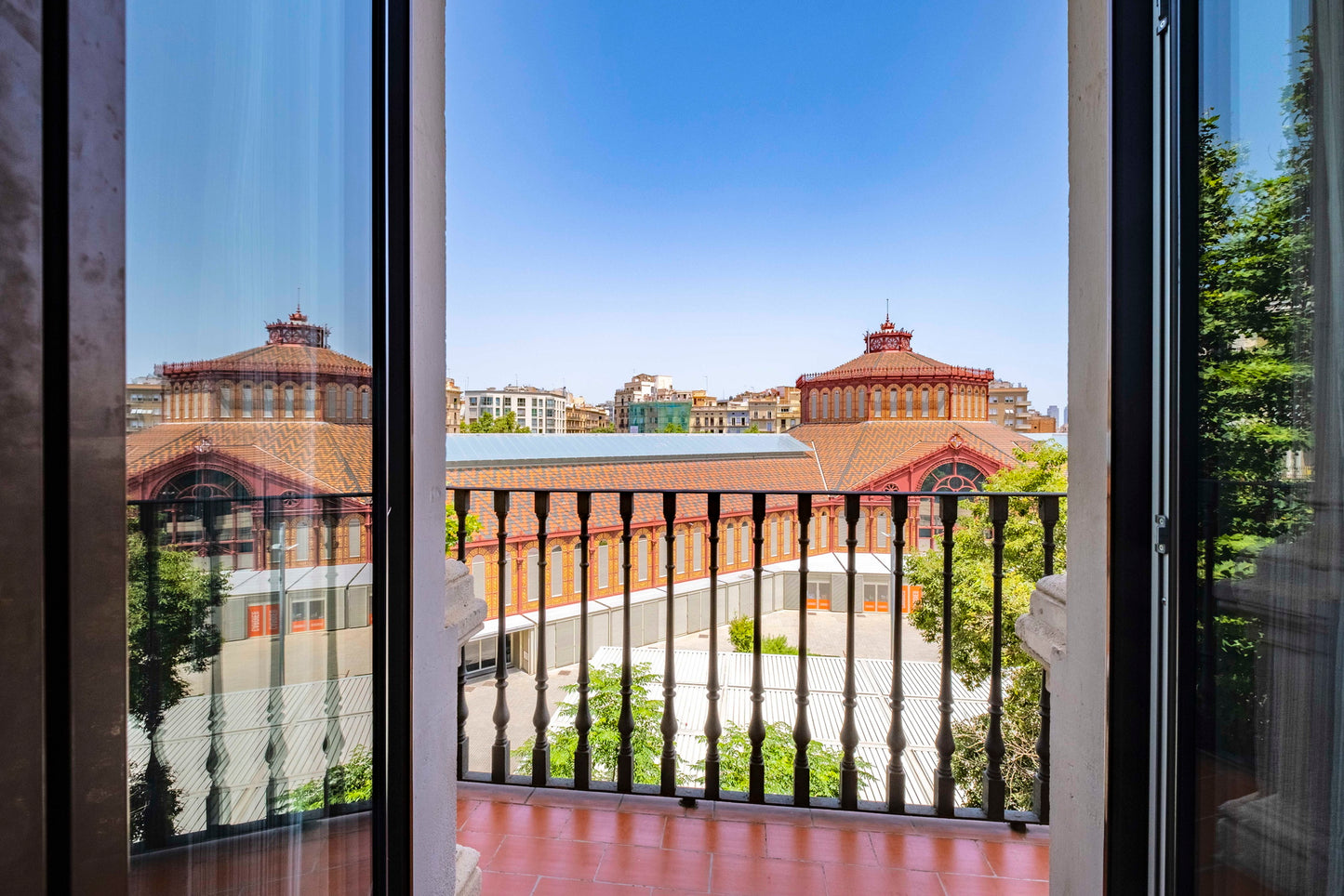 Newly renovated apartment, bright, trendy neighborhood, Barcelona
