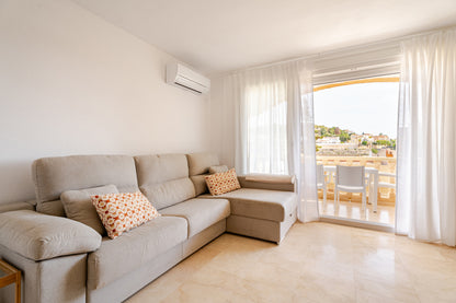 Dúplex actual con vista al mar, piscina y parking, Calpe