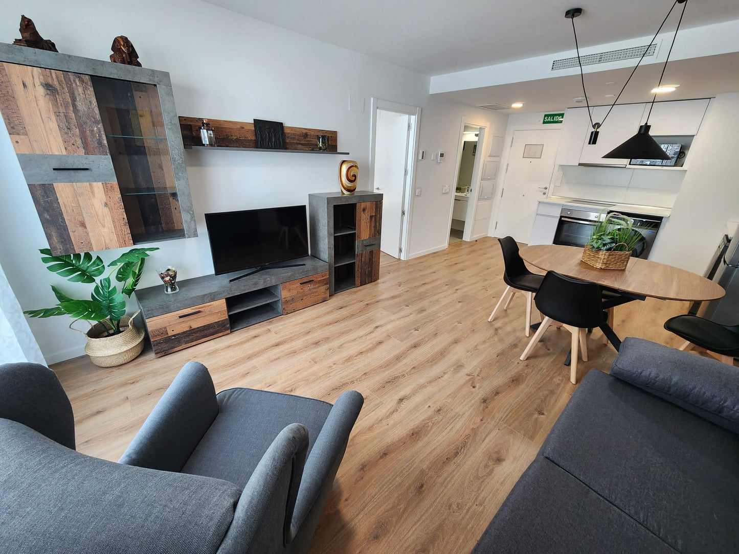 Estupendo apartamento nuevo y bien ubicado,  Madrid