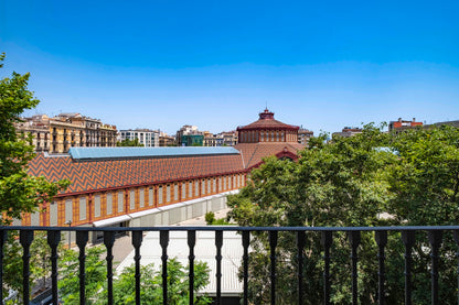 Newly renovated apartment, bright, trendy neighborhood, Barcelona