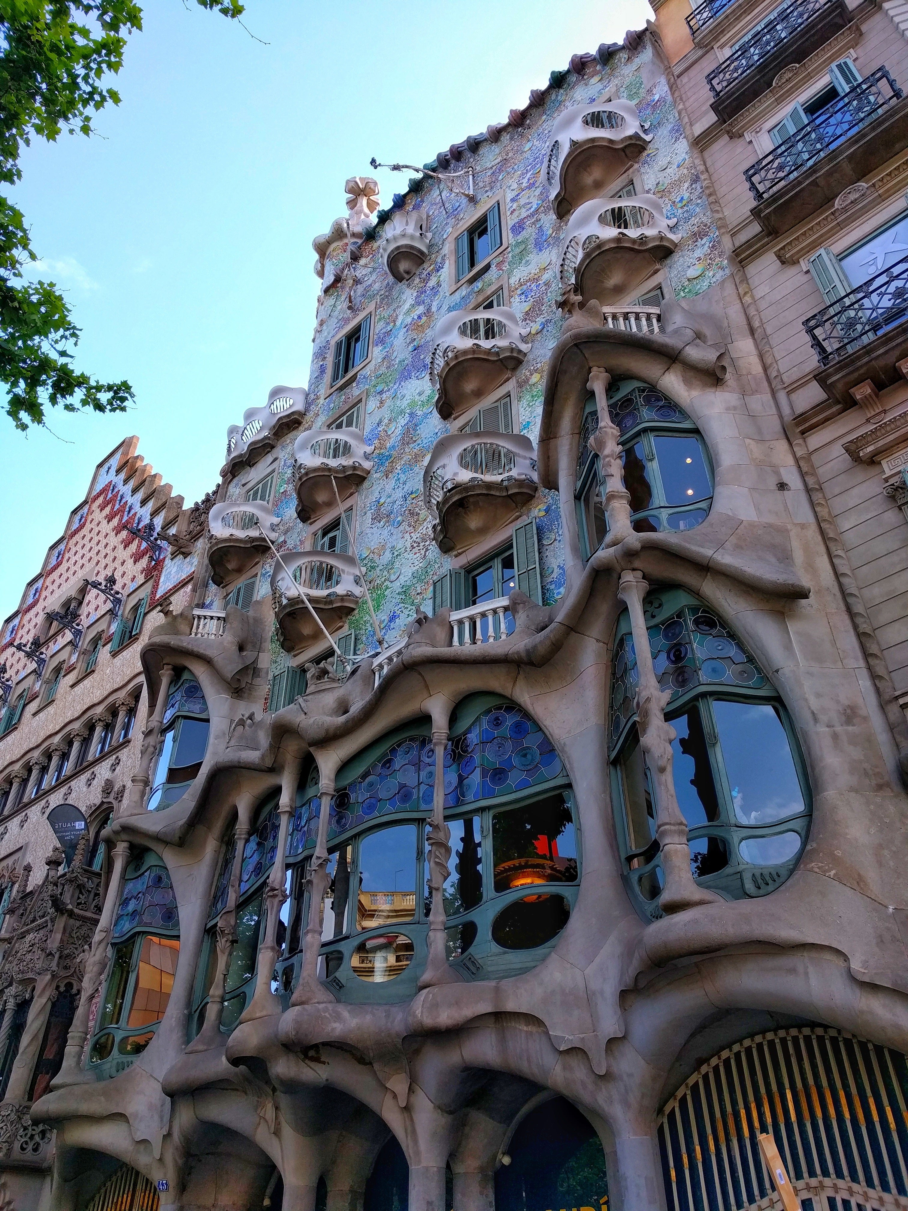 files/casa-batllo-2674873_2ff42773-f300-4e53-965b-eee5a4991bbc.jpg