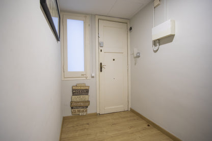 Flat by Plaça d'Espanya, Barcelona