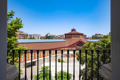 Newly renovated apartment, bright, trendy neighborhood, Barcelona