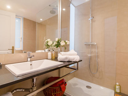 3-bedroom designer apartment with terrace, Barcelona
