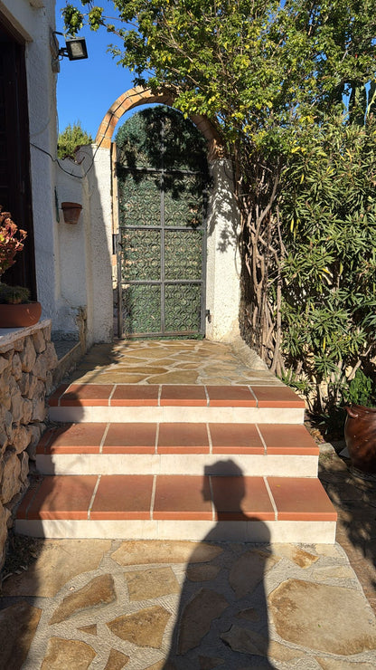 House with garden and terrace near the Port of Calpe