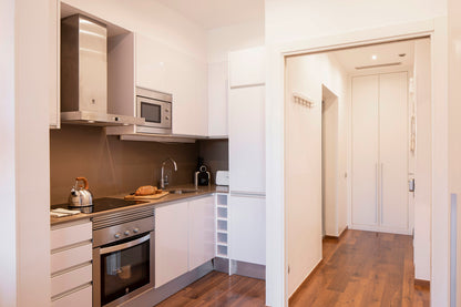 Newly renovated apartment, bright, trendy neighborhood, Barcelona